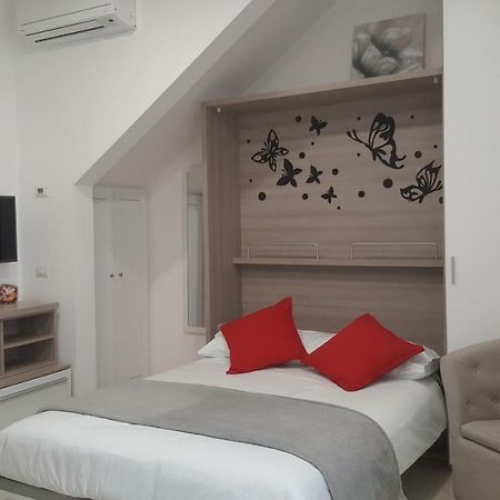 Monolocale Turistico Valentini Apartment Albano Laziale Bagian luar foto